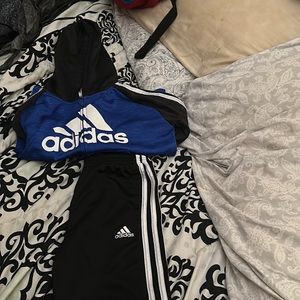 I am selling boys.  Sweats and a sweater. It’s a set.